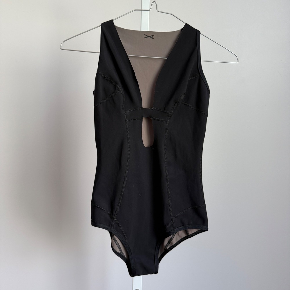 Varley Activewear Revolve Sleeveless Bodysuit sz S Keyhole Cutout Activewear